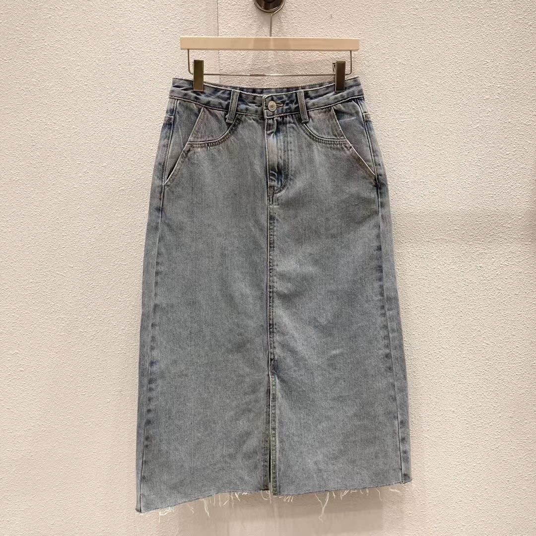 蓝色