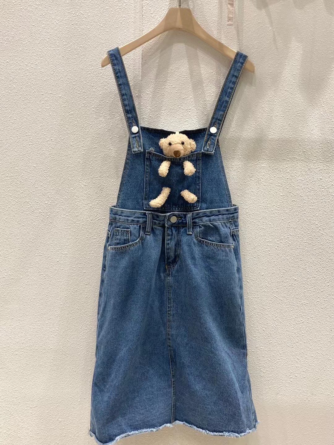 蓝色