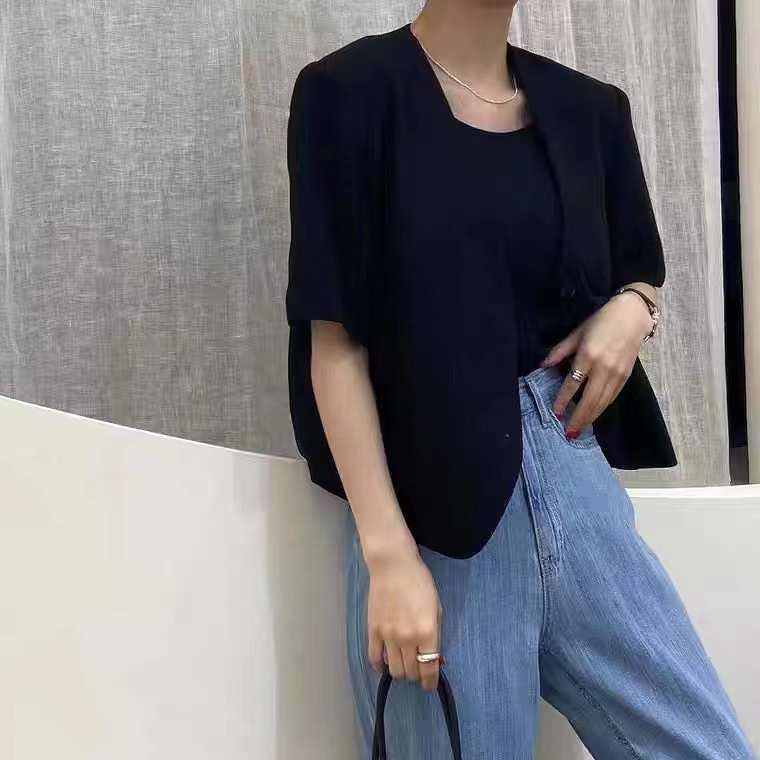 黑色