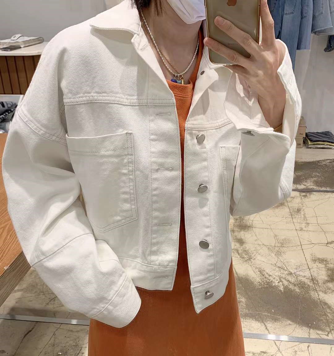 白色