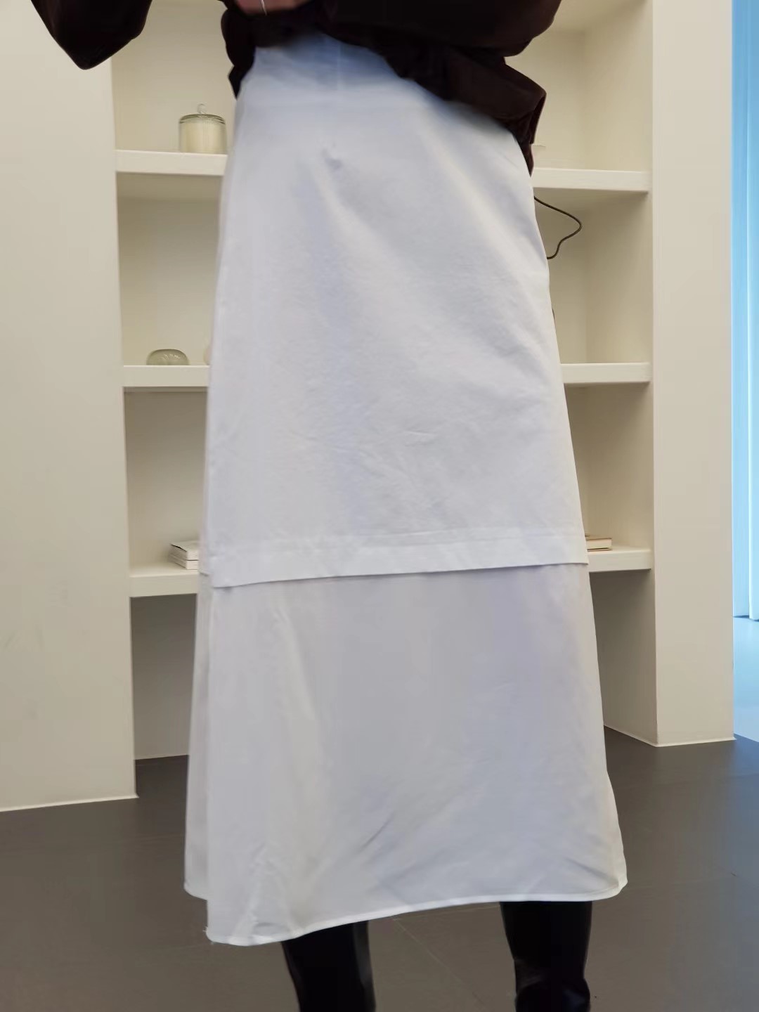 深棕色