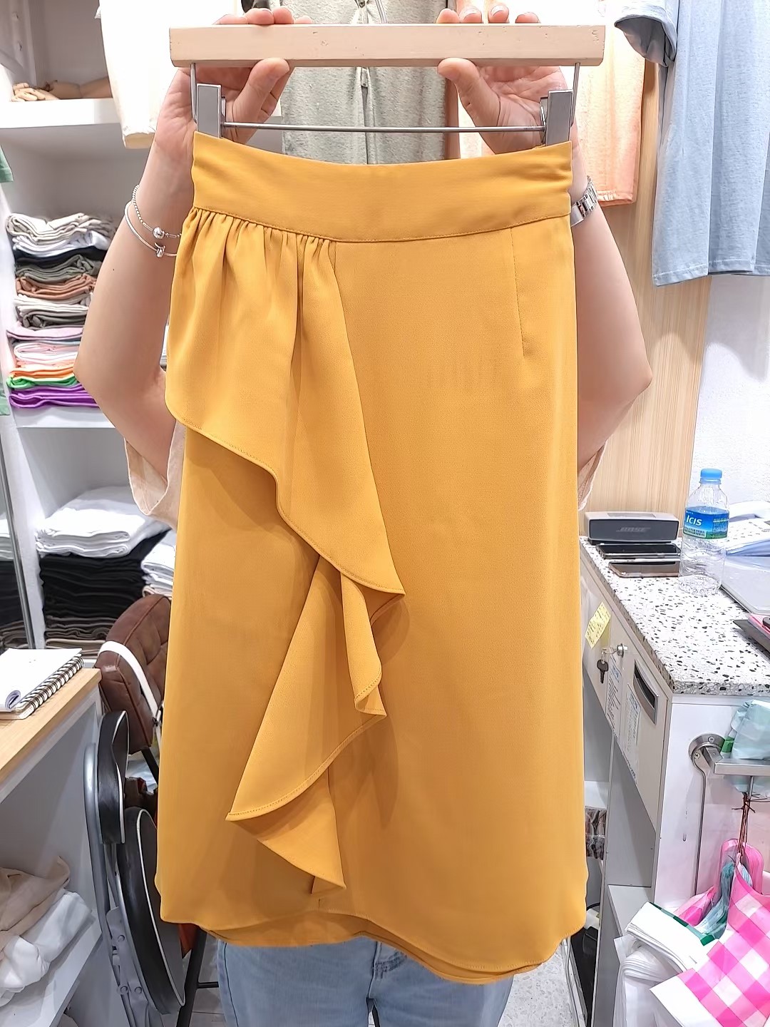 黄色