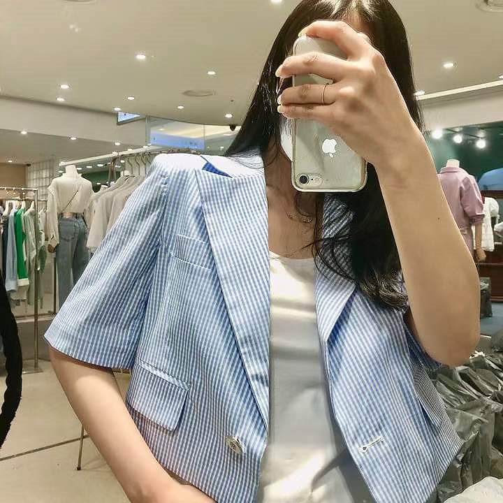 蓝色