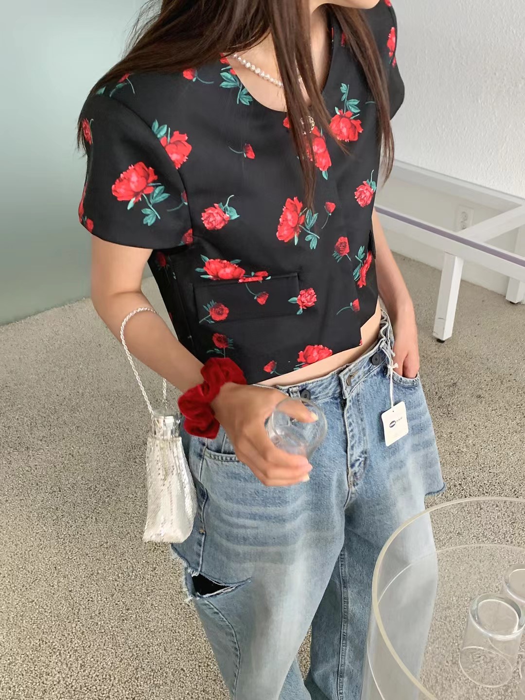 黑色