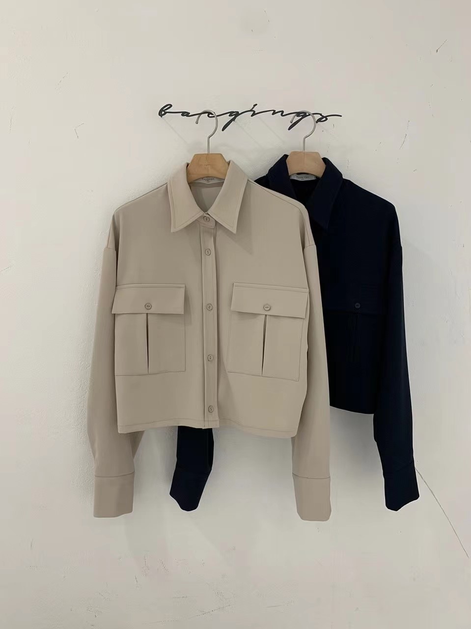 黑色