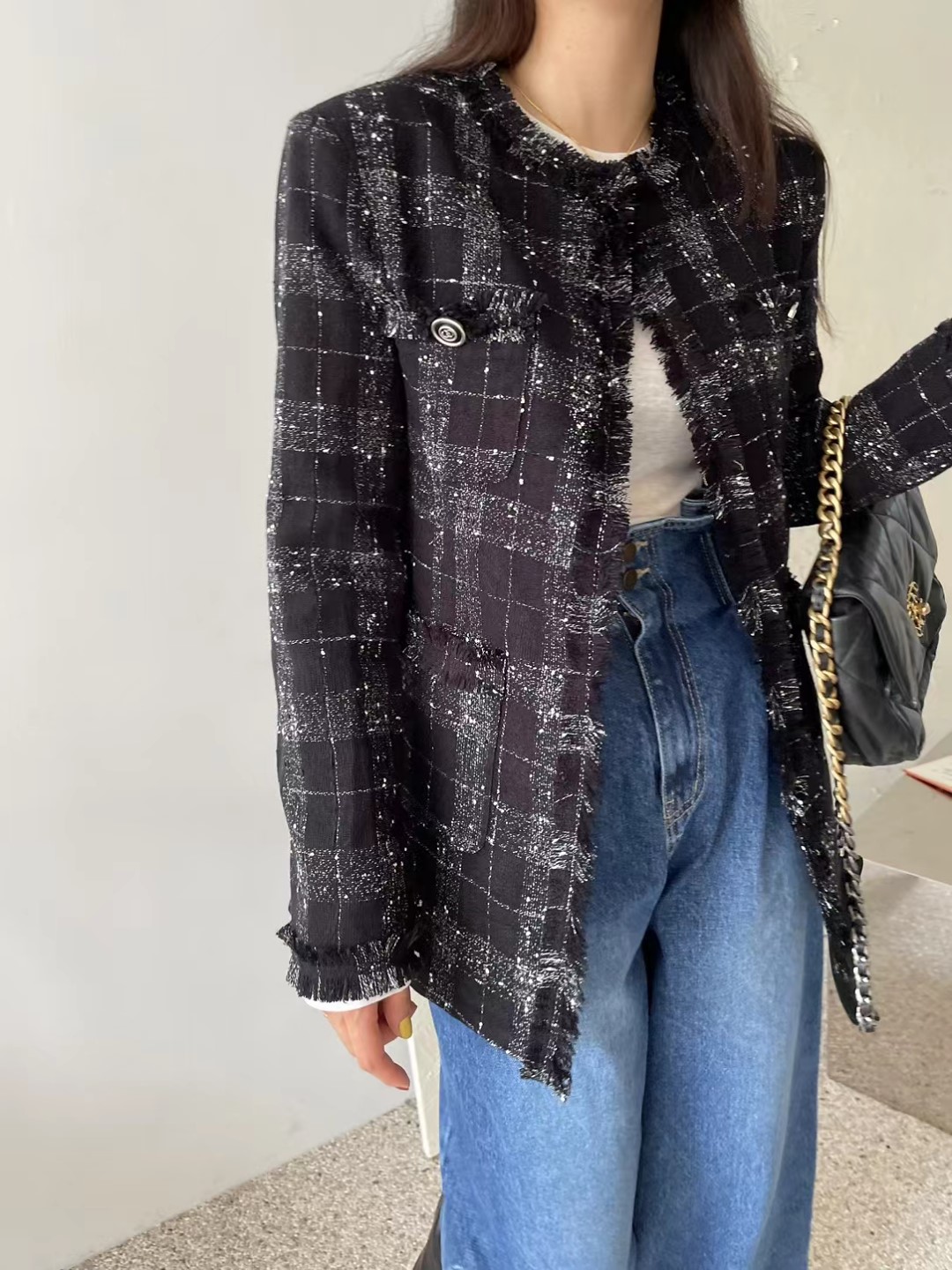 黑色