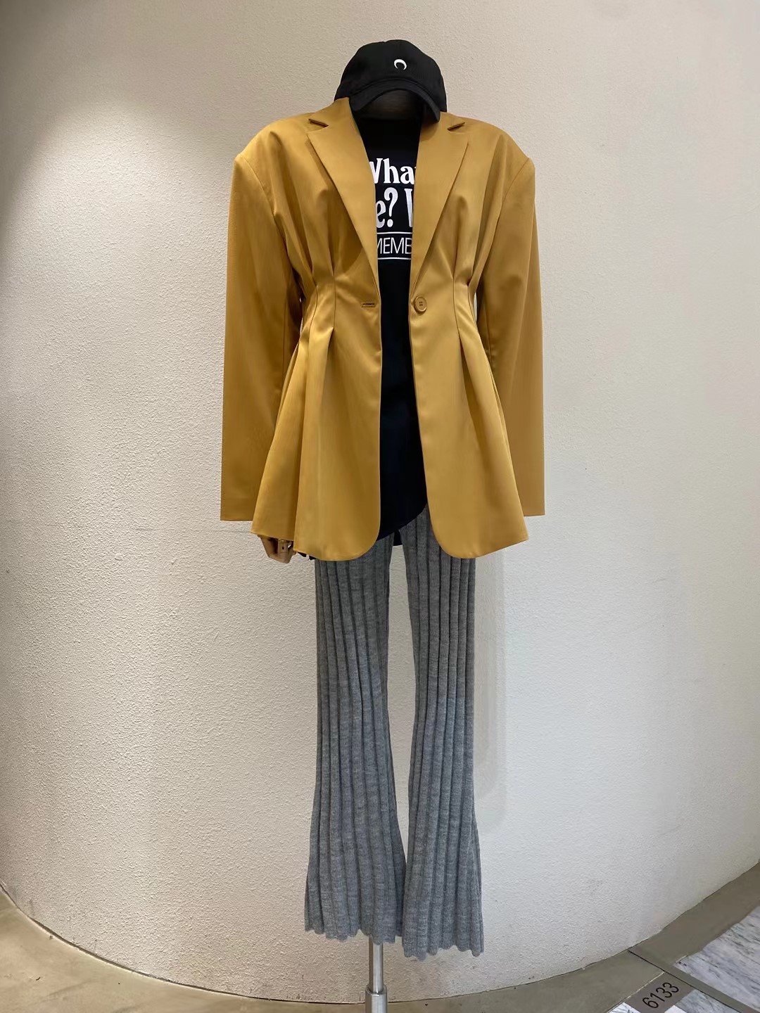黄色