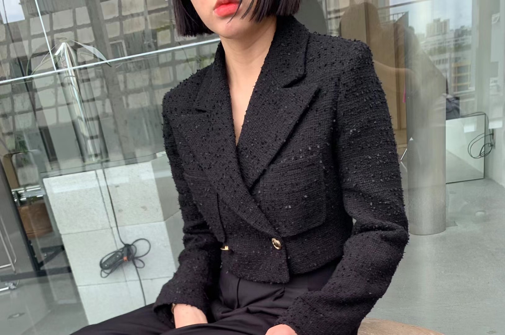 黑色