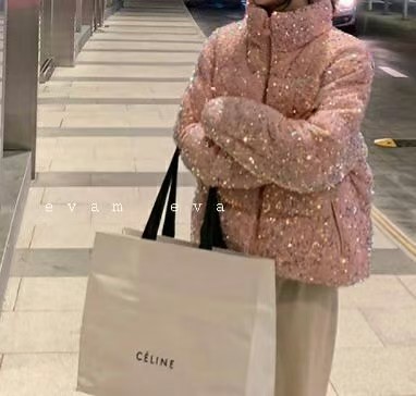 粉红色
