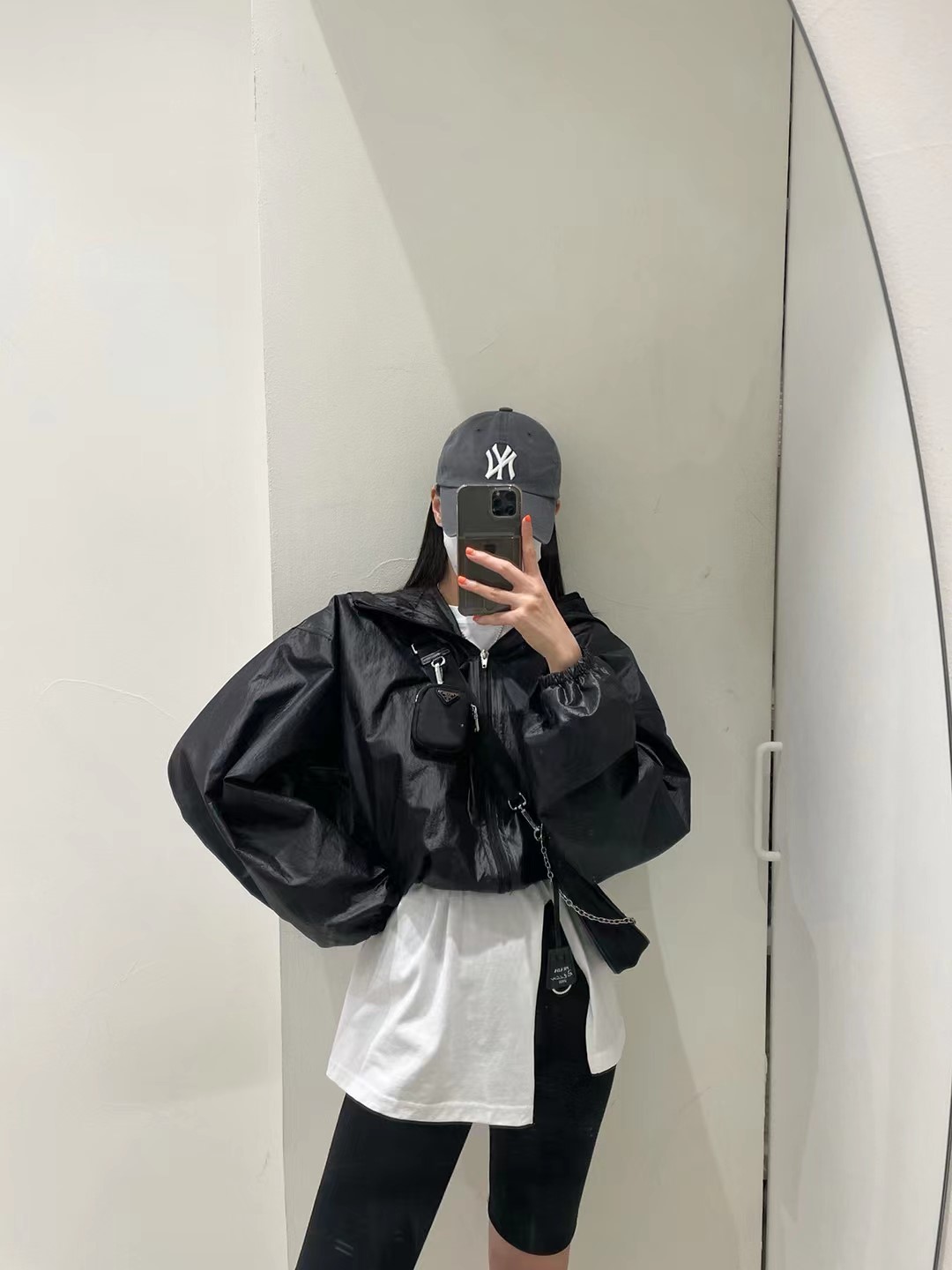 黑色