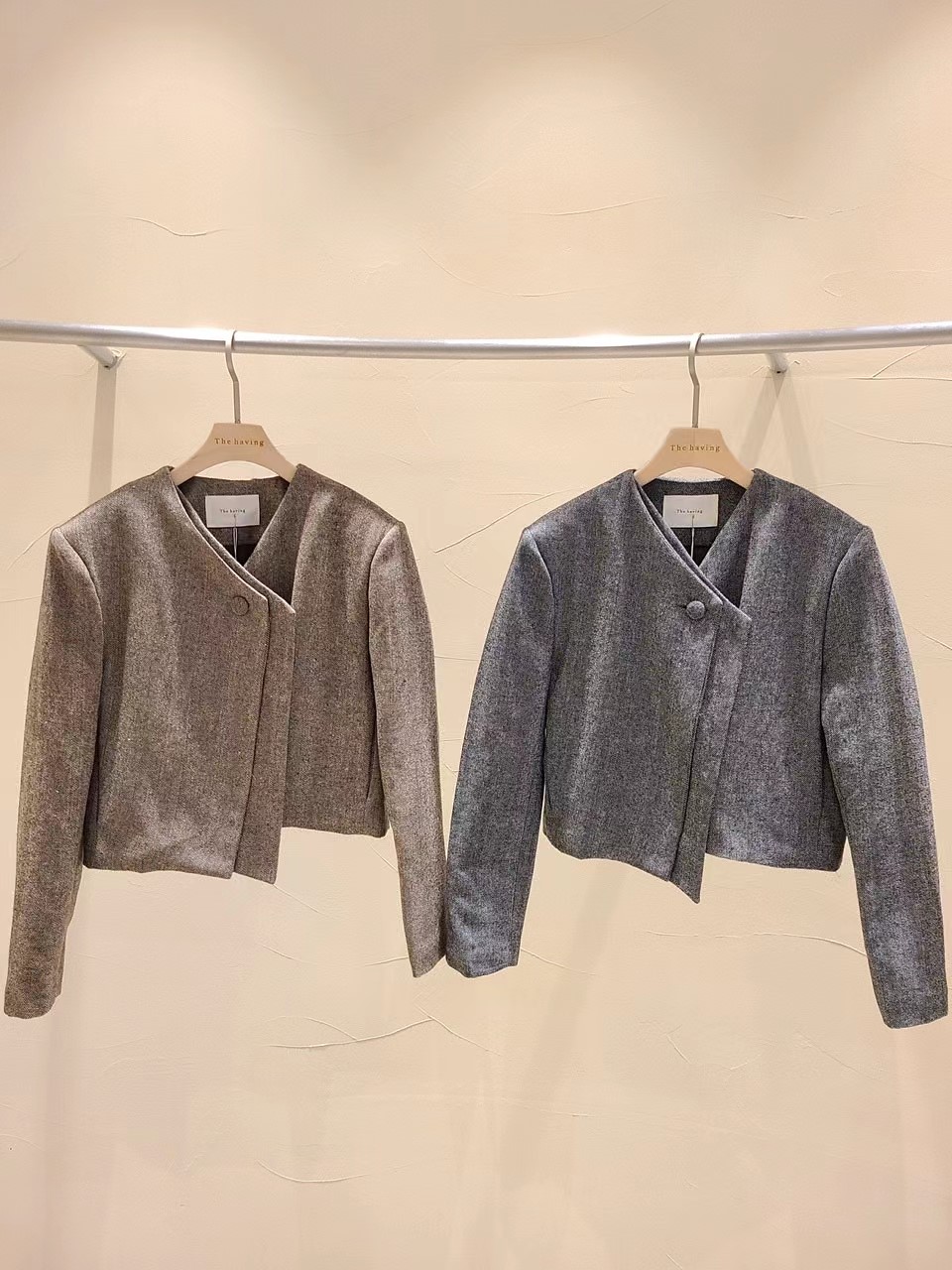 灰色