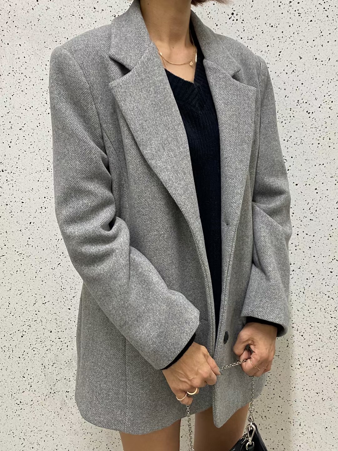 灰色