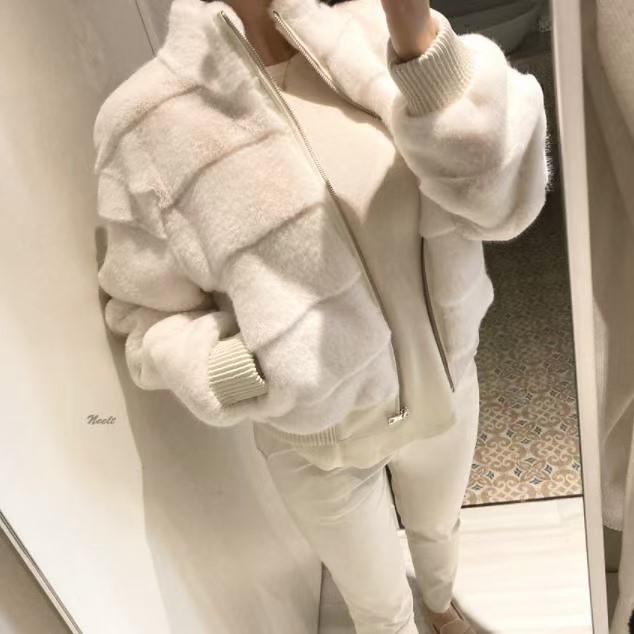 白色