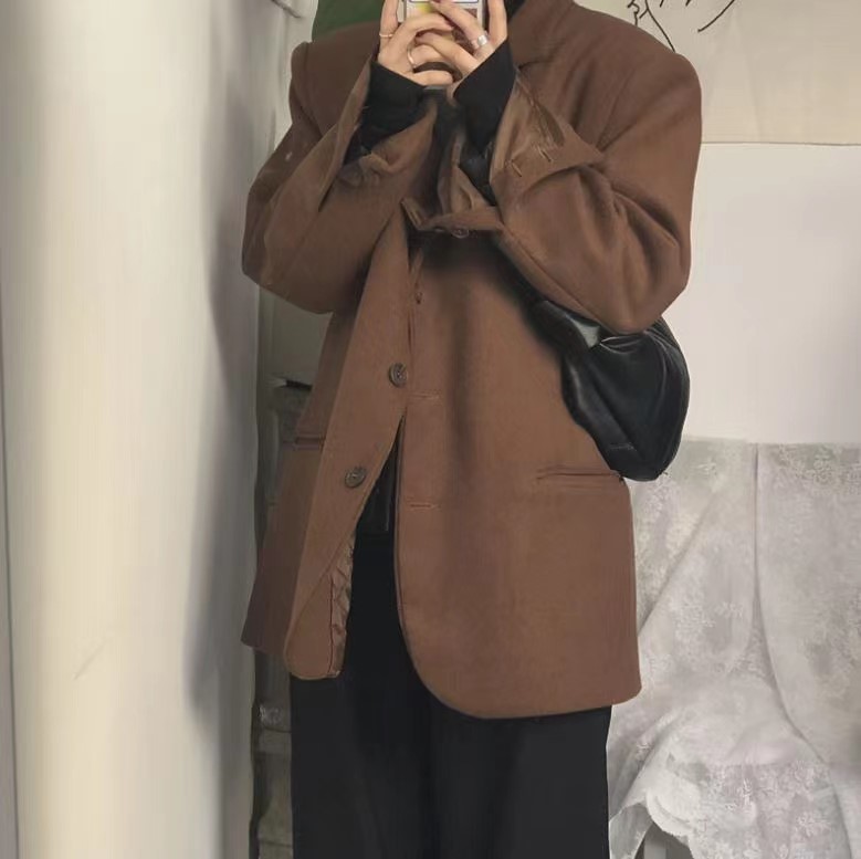 深棕色