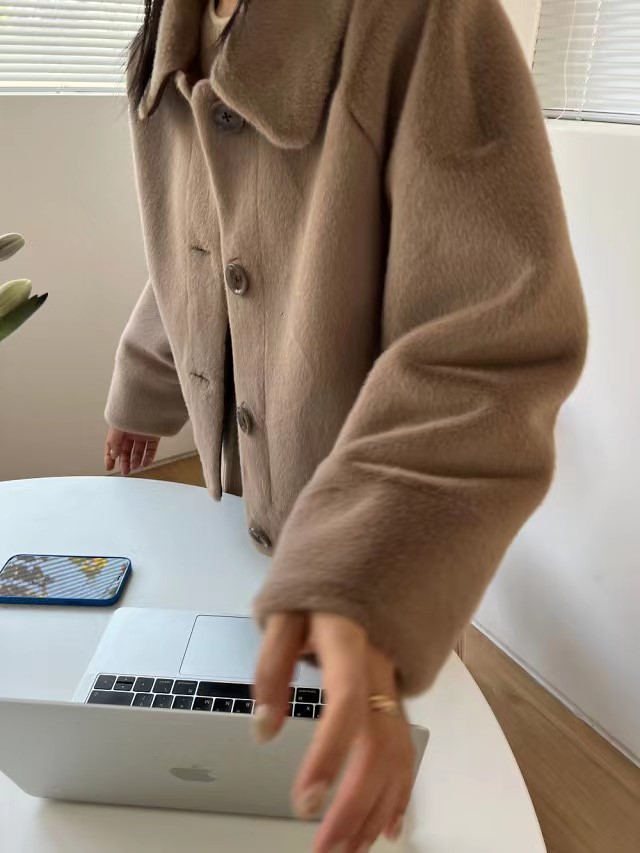 米色