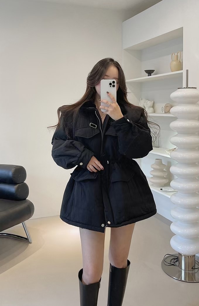 黑色