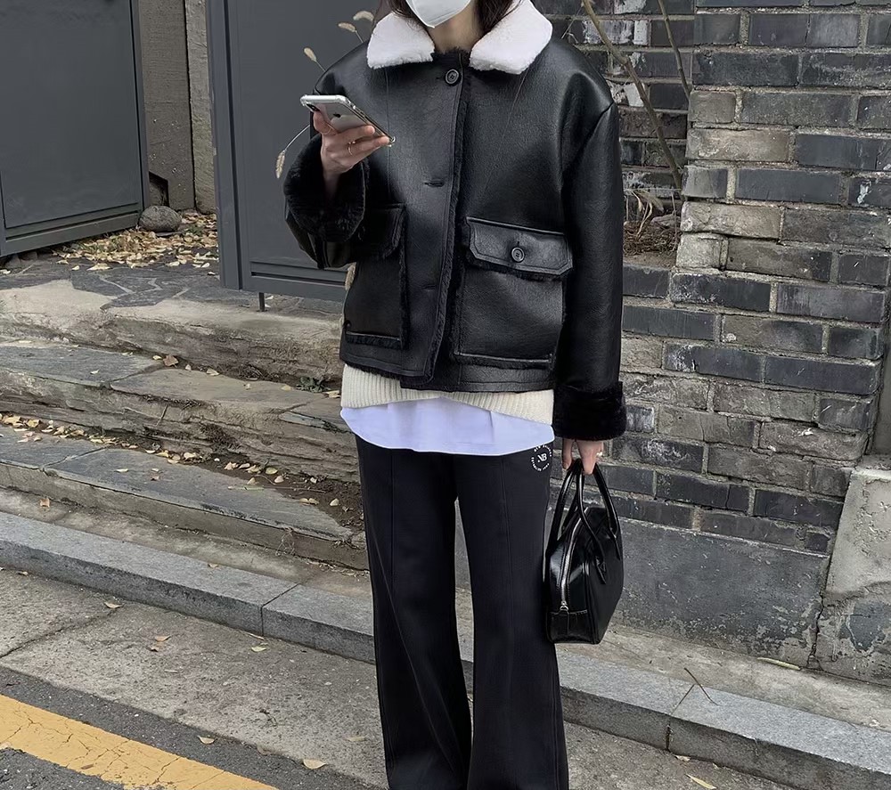 黑色