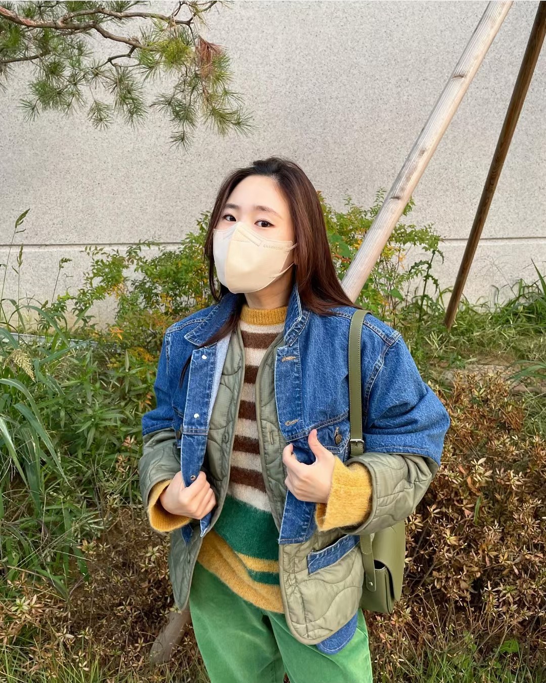 蓝色