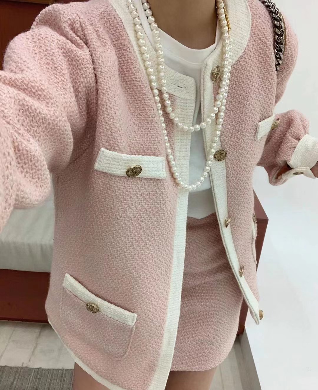 粉红色