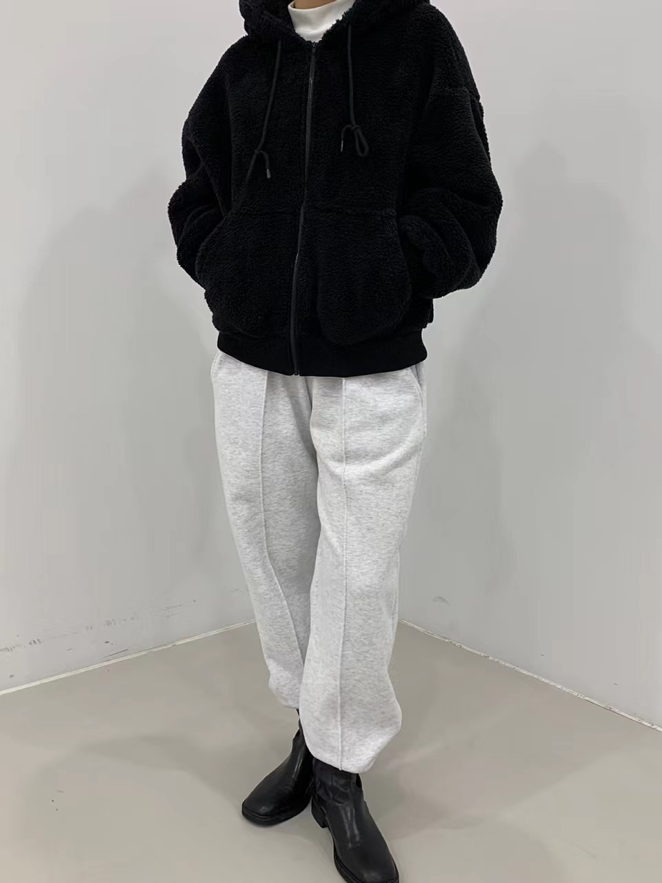 黑色