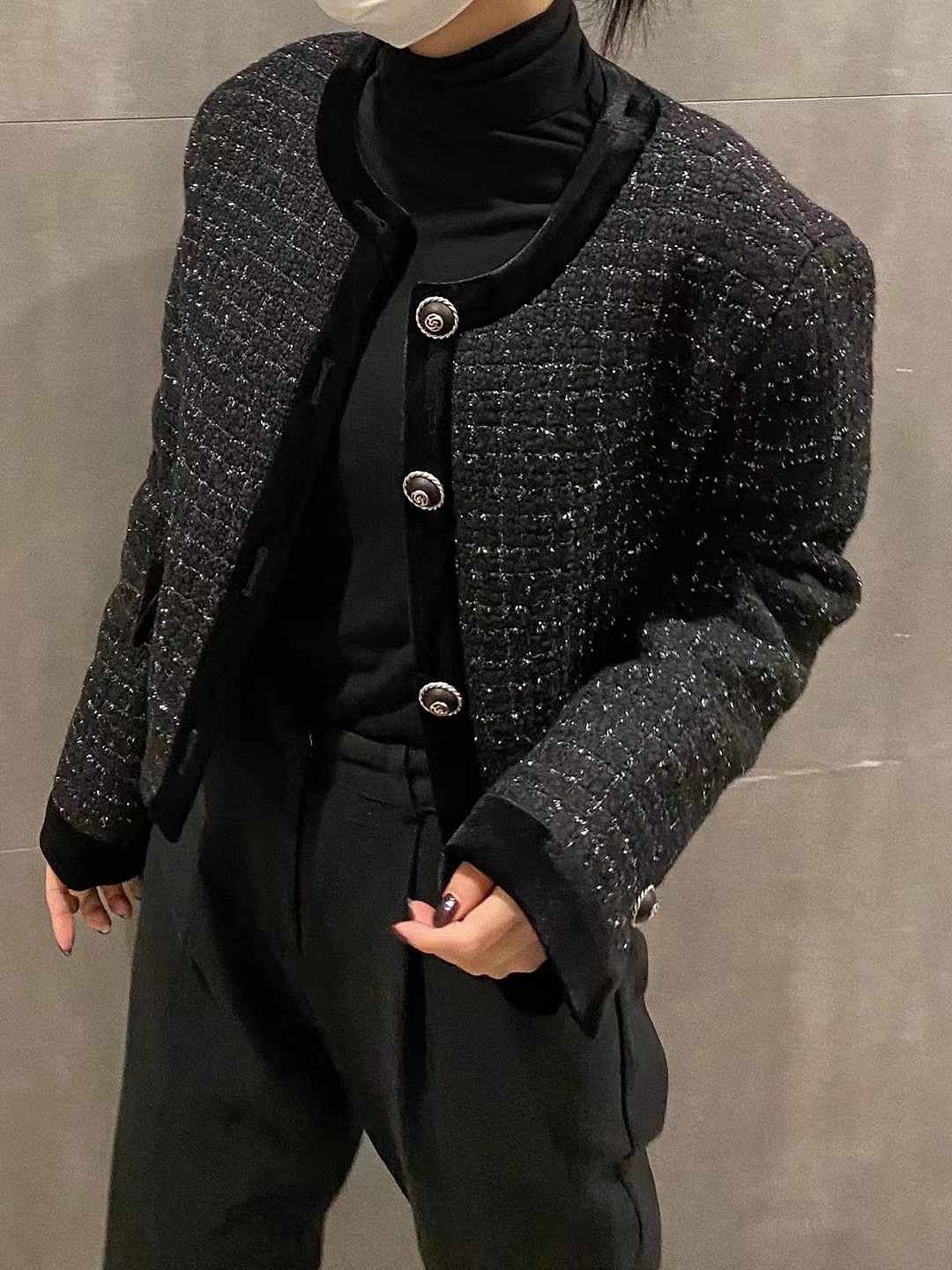 黑色