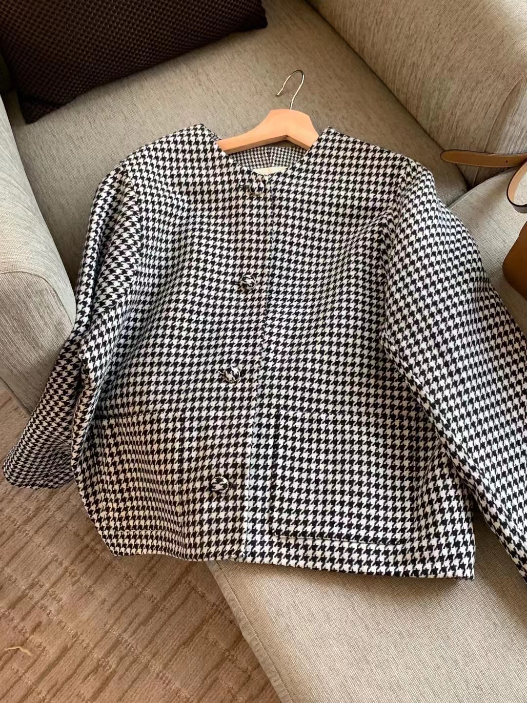 黑色