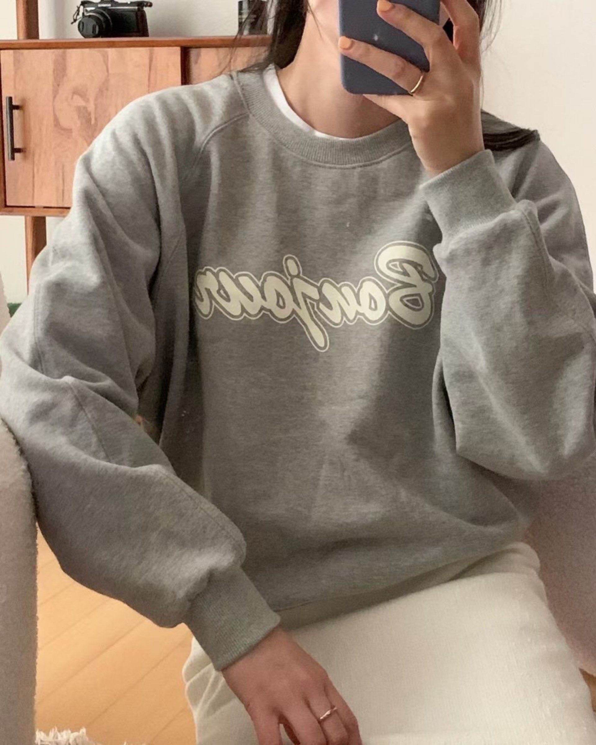 灰色