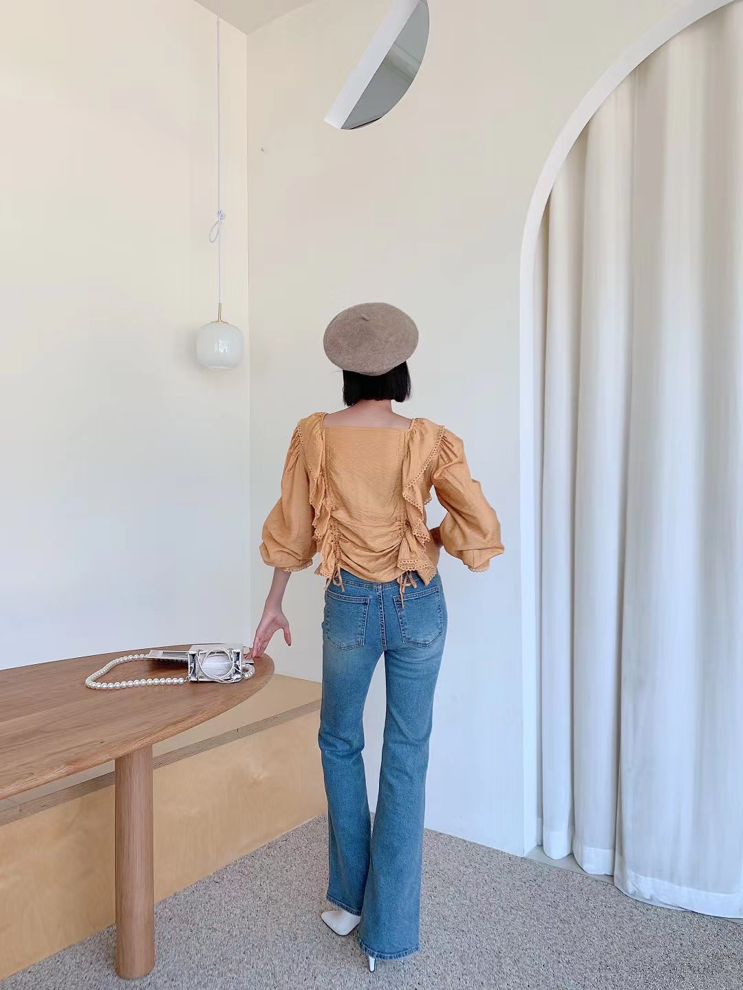 黄色