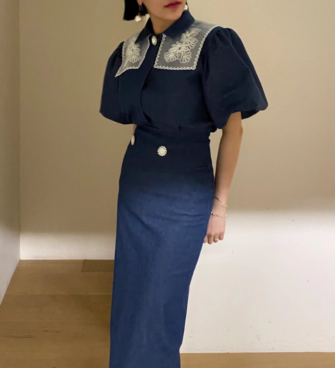 藏蓝色