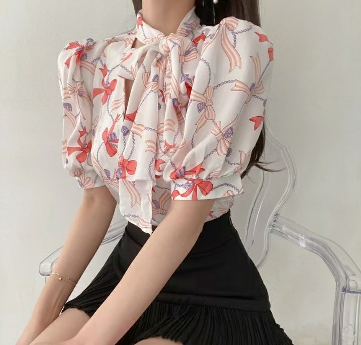 粉红色