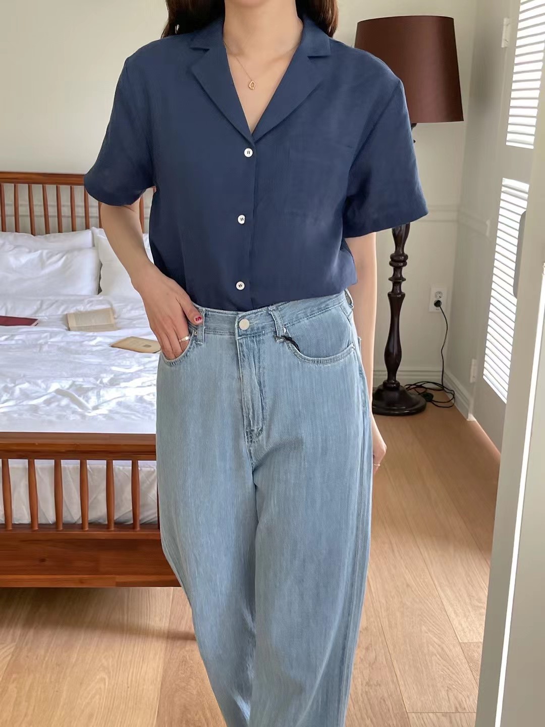 蓝色