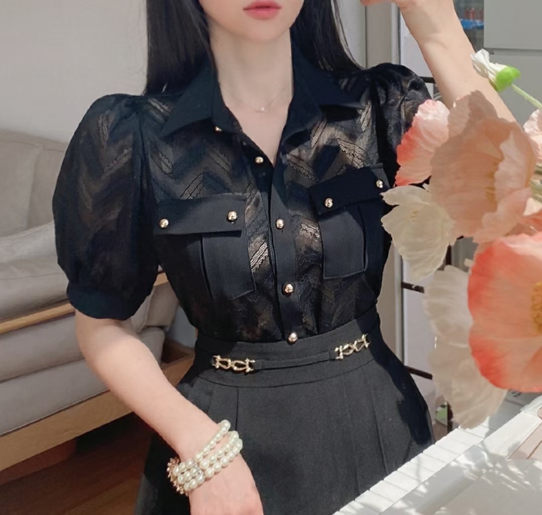 黑色