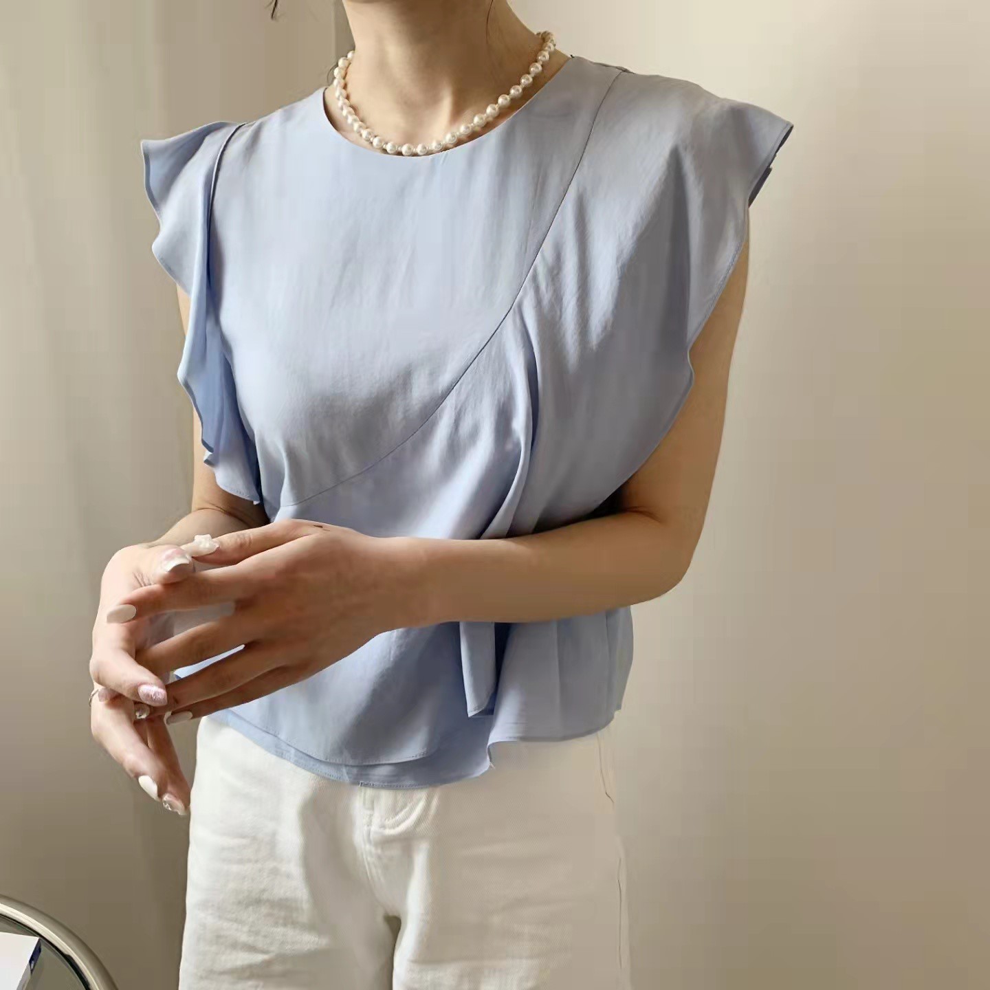 蓝色