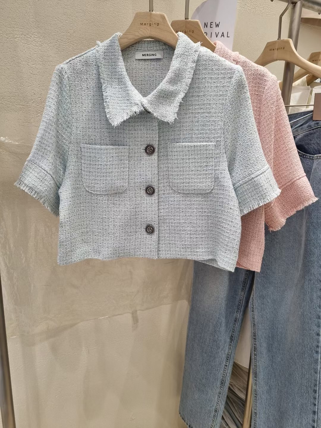 蓝色