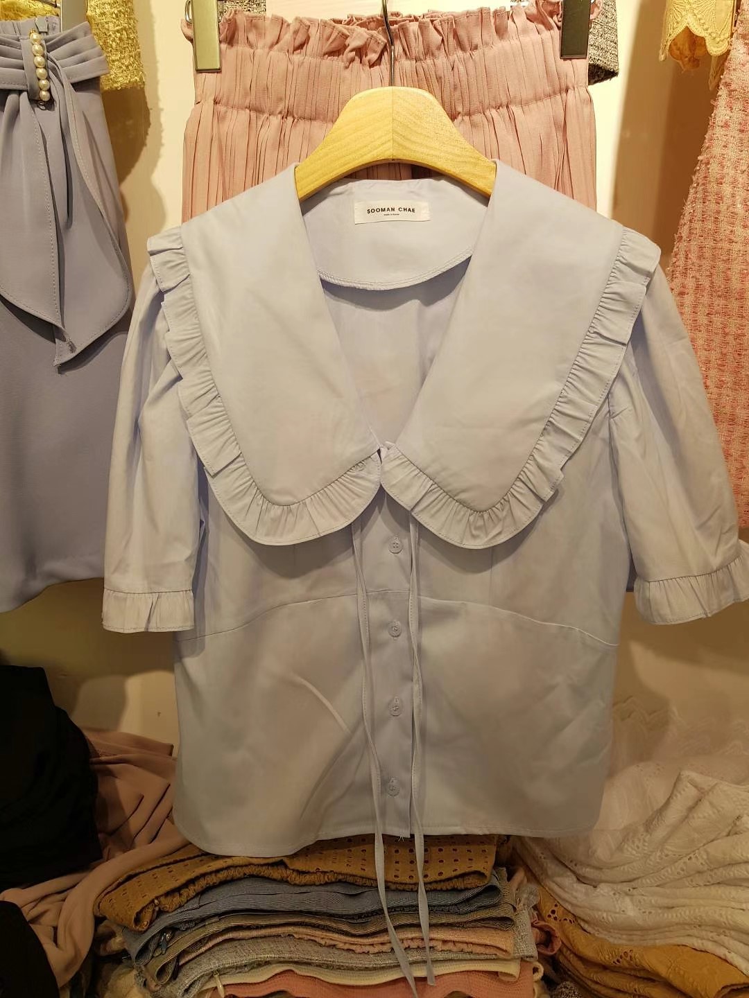 蓝色