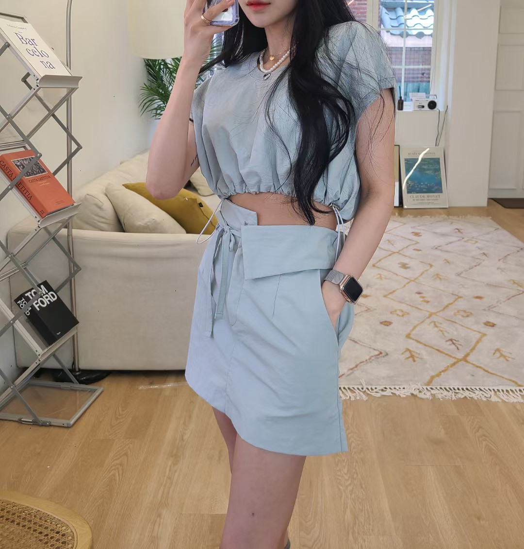 灰色