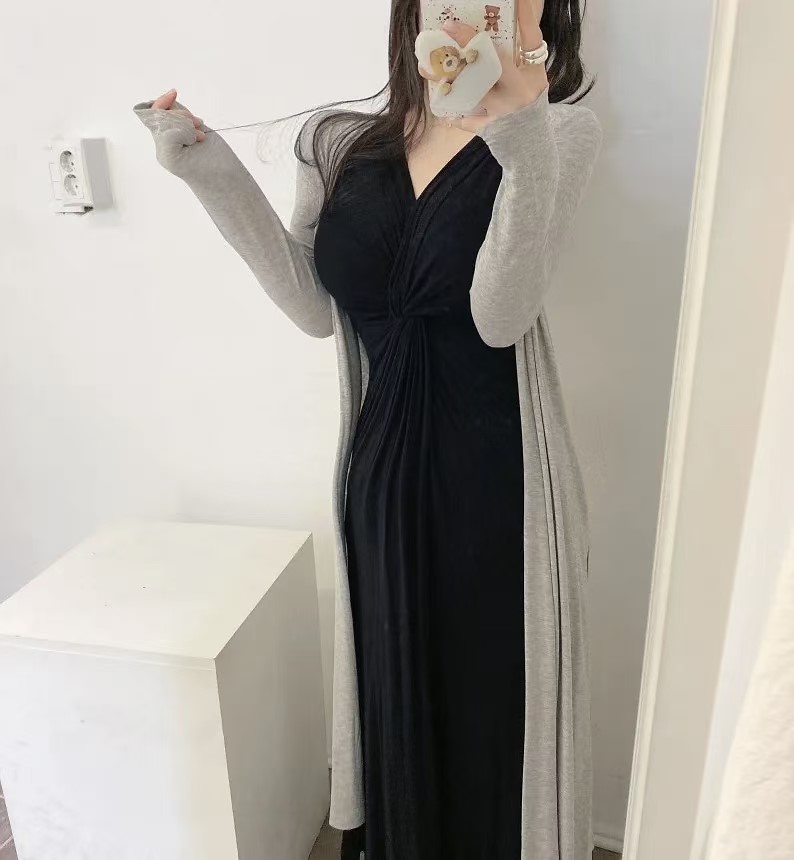 黑色