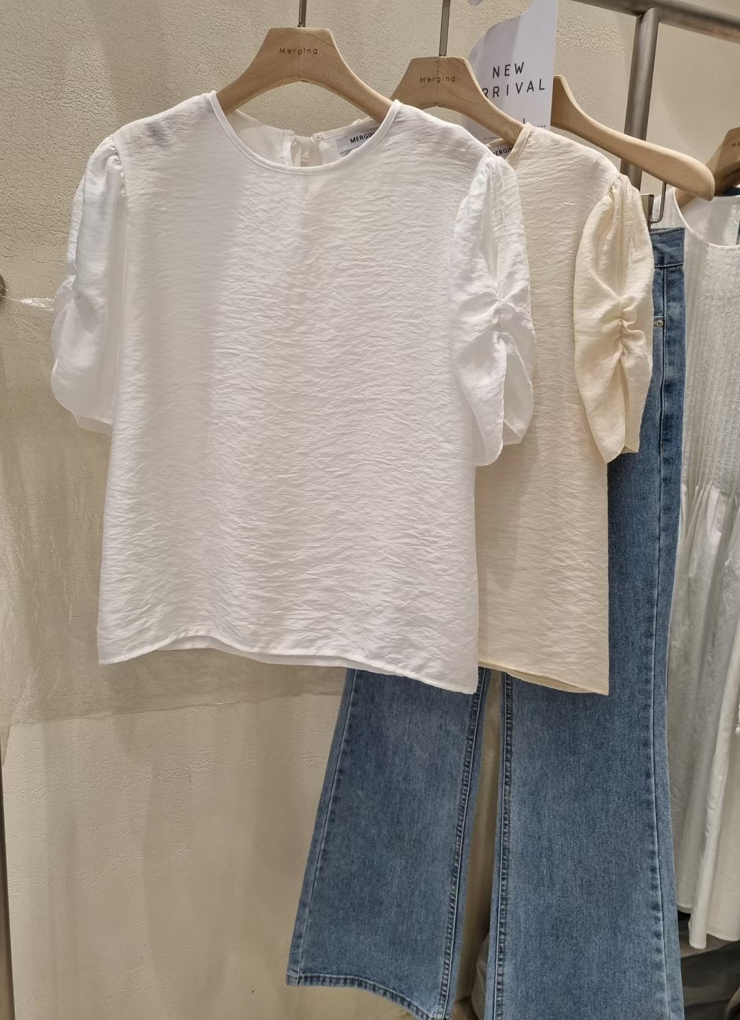 白色