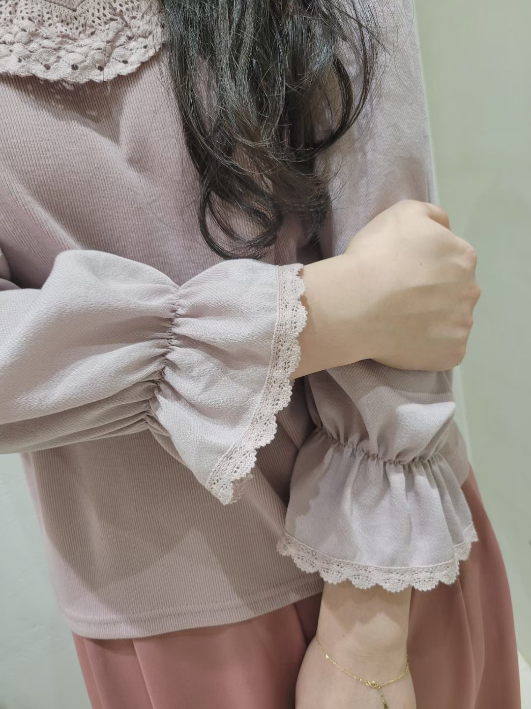 粉红色