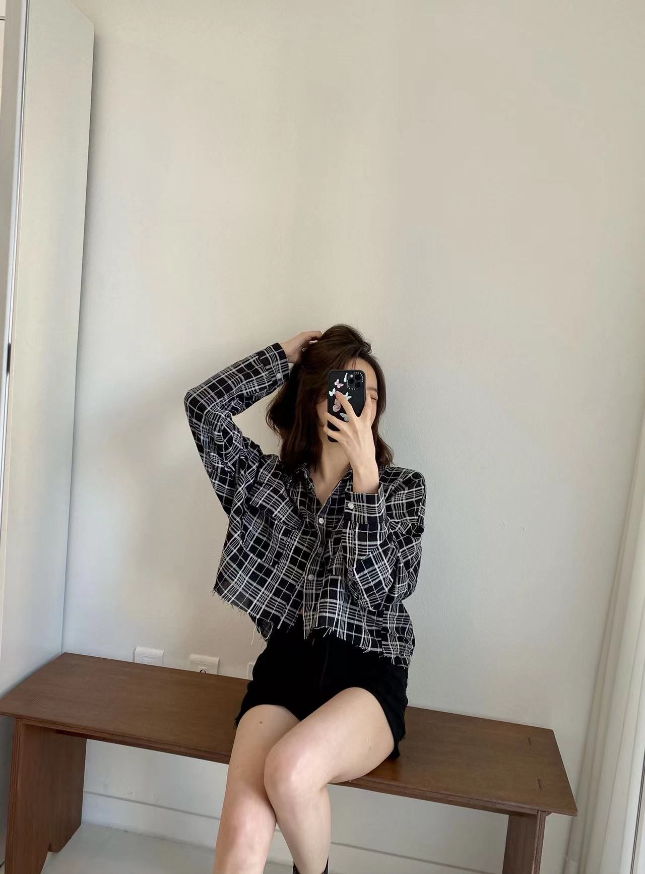 黑色