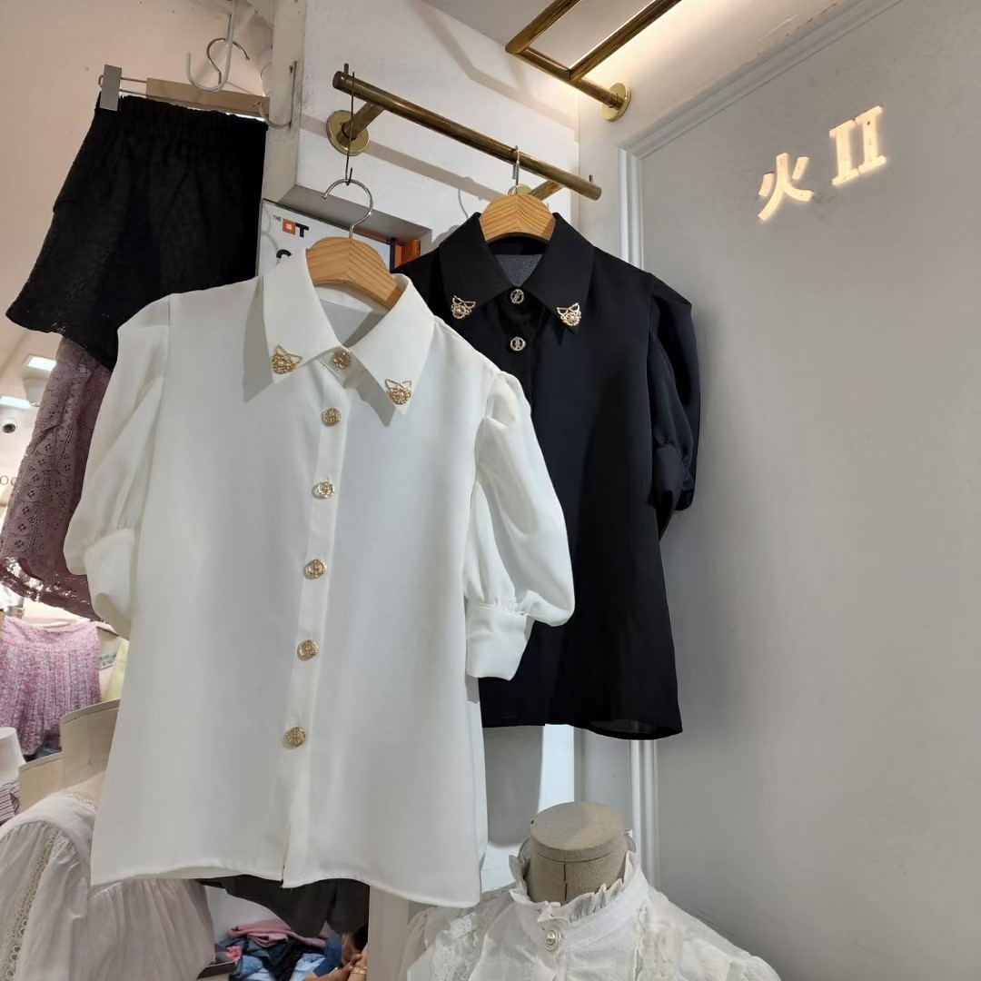 白色