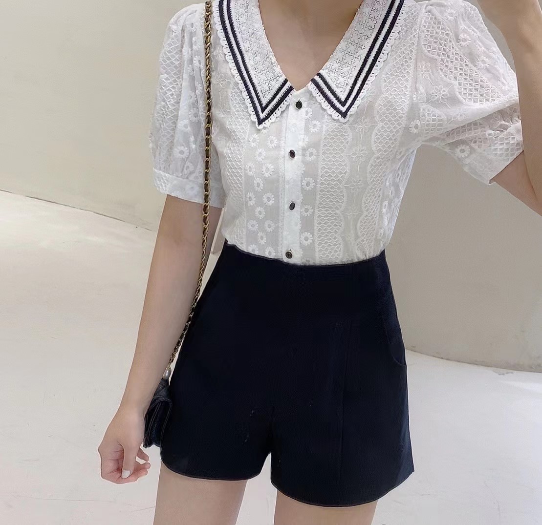 白色