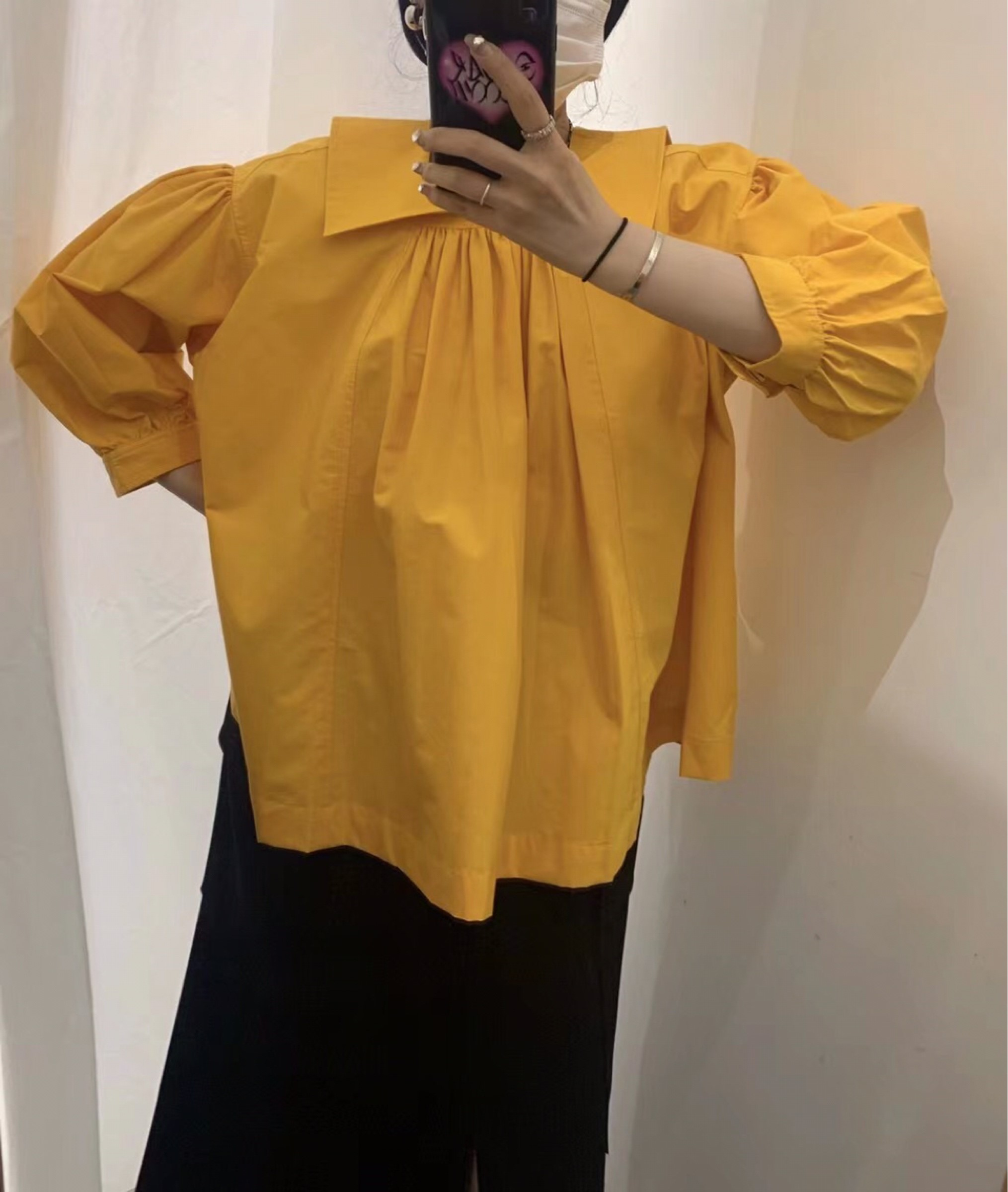 黄色