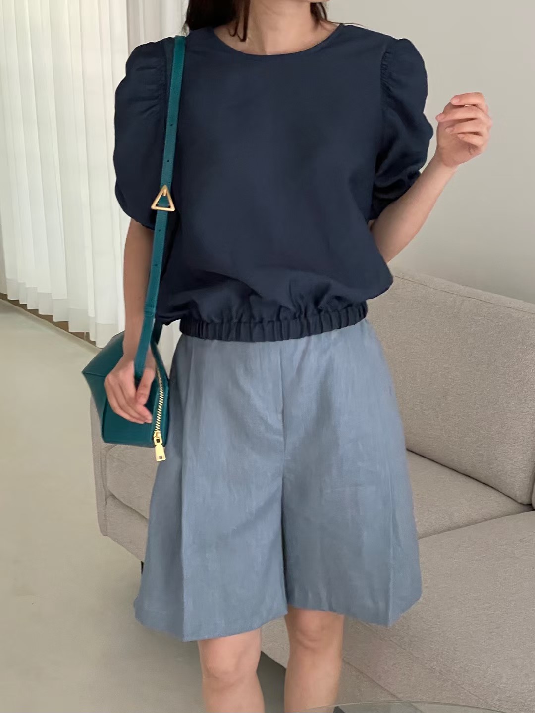 蓝色