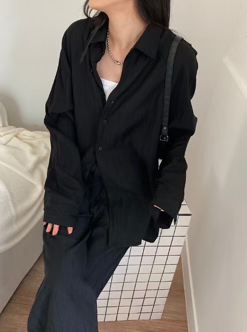 黑色