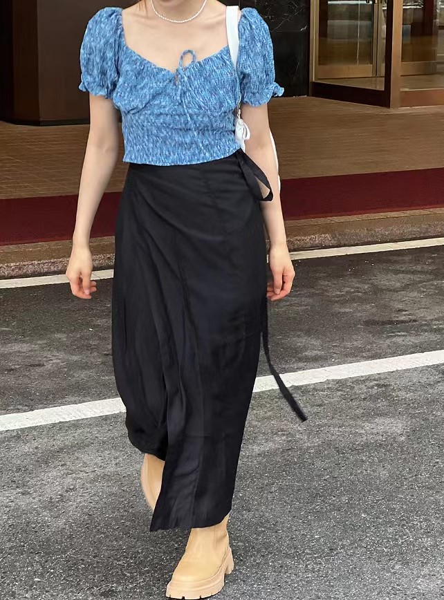 天蓝色