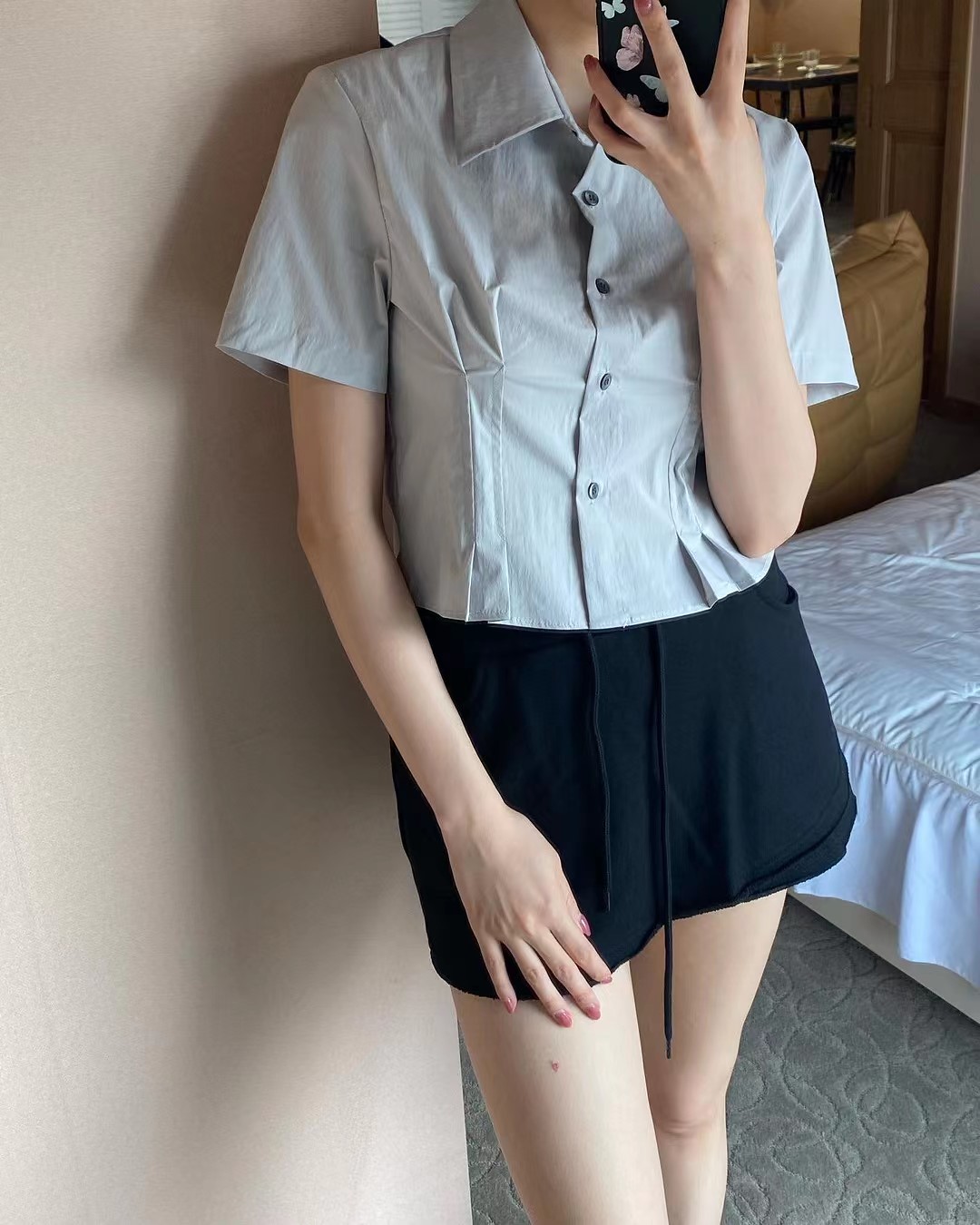 灰色