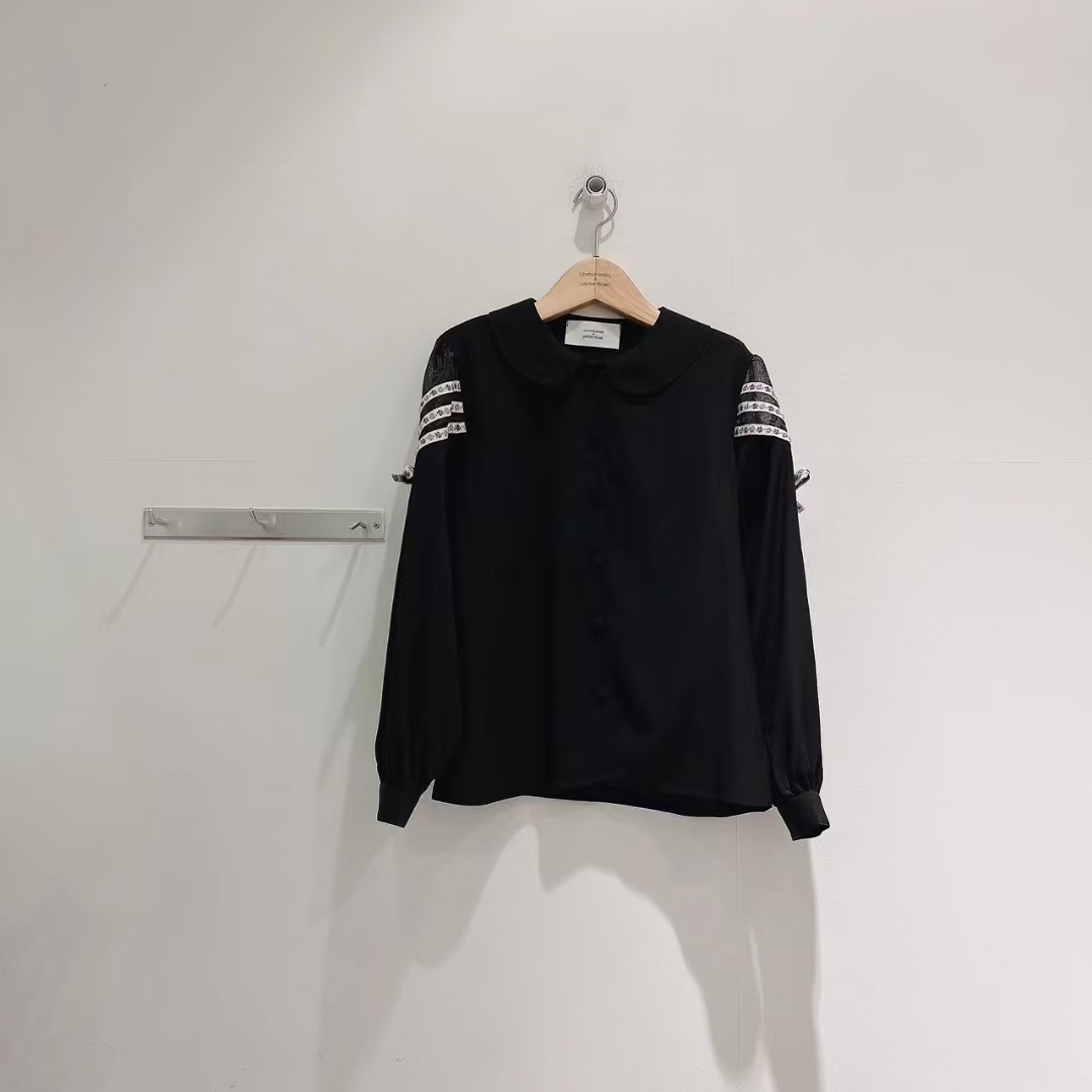 黑色