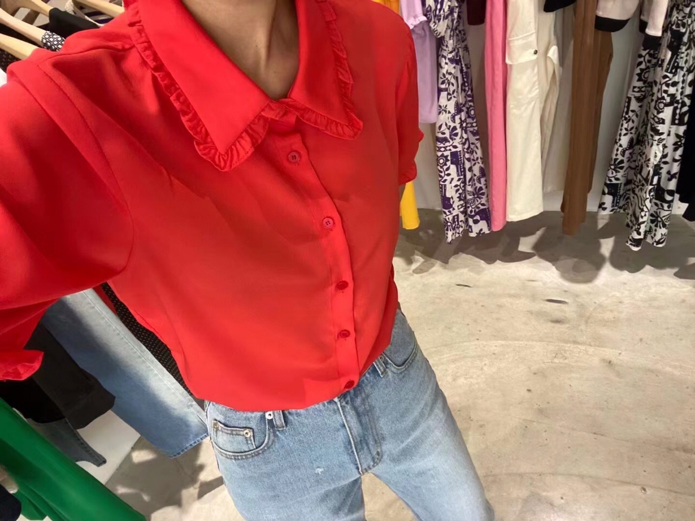 红色