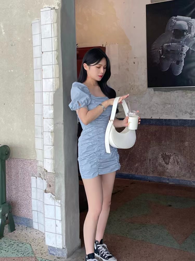 天蓝色